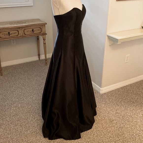 Jessica McClintock Dress! - Picture 3 of 12